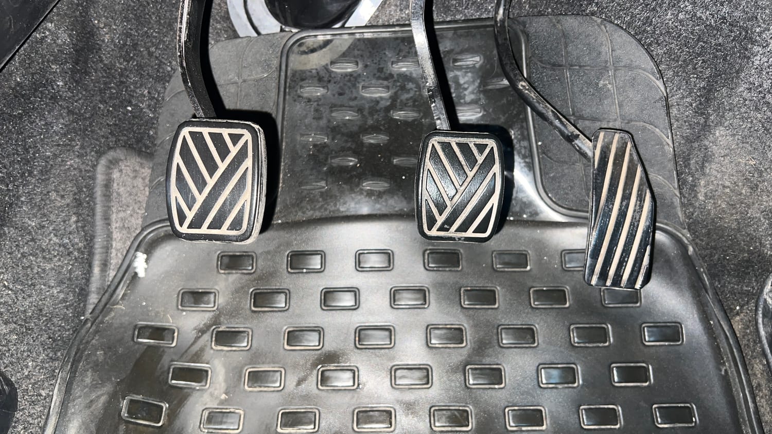 Used 2018 Maruti Suzuki Wagon R VXI Petrol Manual interior PEDALS VIEW