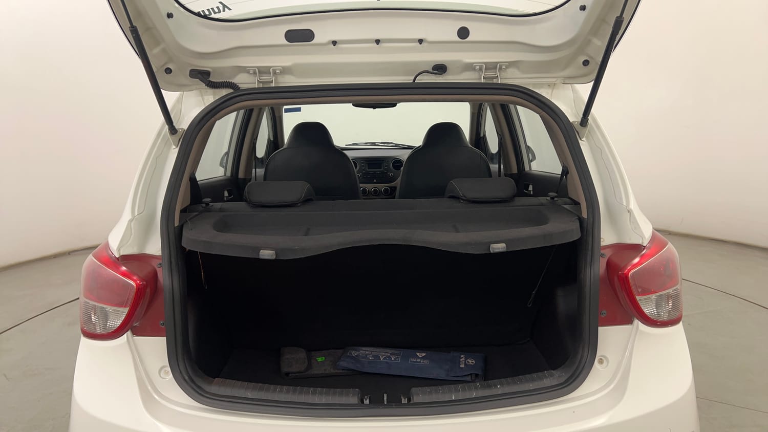 Used 2014 Hyundai Grand i10 Asta AT 1.2 Kappa VTVT Petrol Automatic interior DICKY INSIDE VIEW