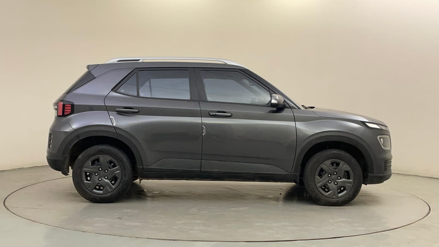 Used 2024 Hyundai Venue SX 1.2 Petrol Petrol Manual exterior RIGHT SIDE VIEW