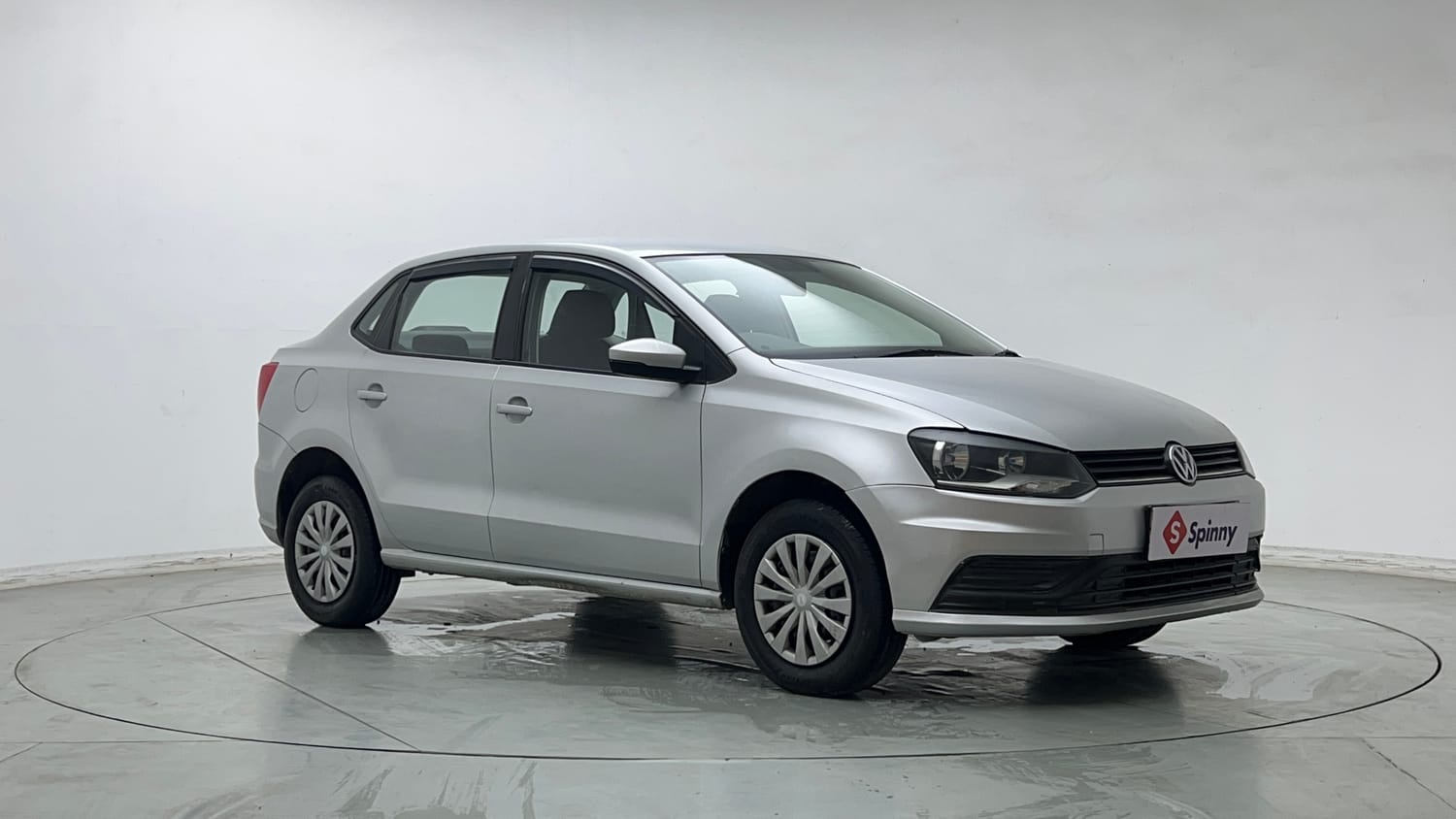 Used 2018 Volkswagen Ameo Trendline 1.0L (P) Petrol Manual exterior RIGHT FRONT CORNER VIEW