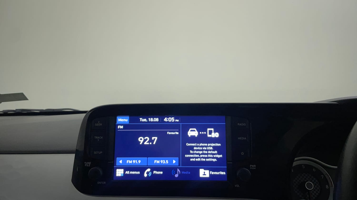 Used 2022 Hyundai Grand i10 Nios Sportz AMT 1.2 Kappa VTVT Petrol Automatic top_features Integrated (in-dash) music system