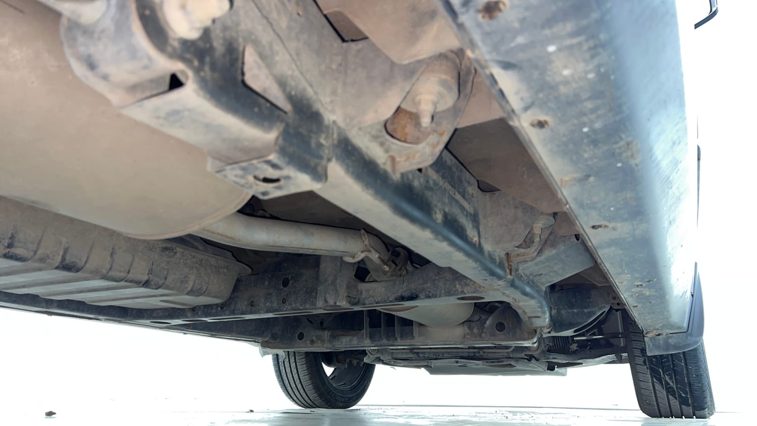Used 2018 Tata Hexa XTA 4x2 7 STR Diesel Automatic extra REAR RIGHT UNDERBODY VIEW