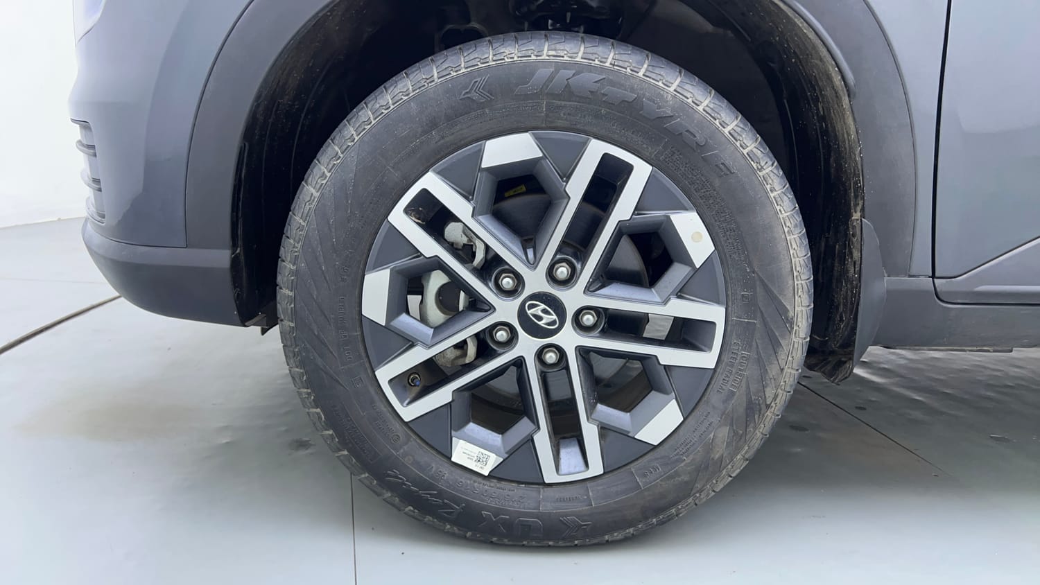 Used 2025 Hyundai Venue S (O) 1.2 Petrol Petrol Manual tyres LEFT FRONT TYRE RIM VIEW