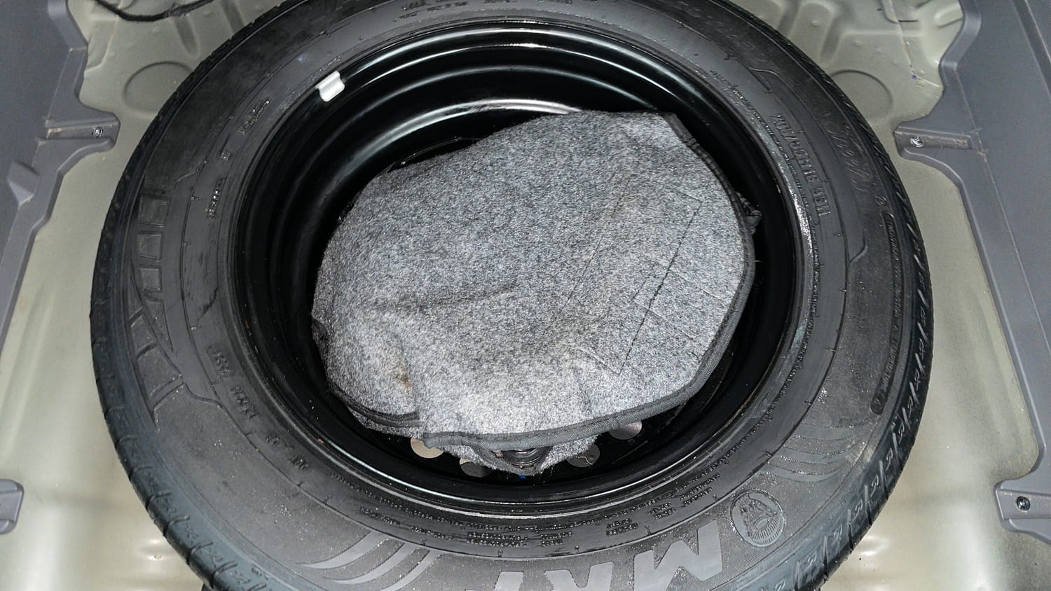Used 2024 Hyundai Creta 1.5 MPi Petrol MT EX Petrol Manual tyres SPARE TYRE VIEW