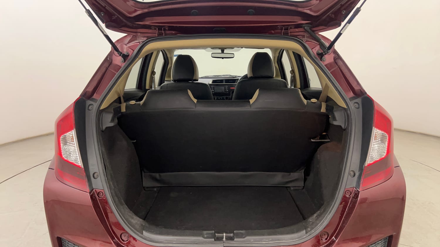 Used 2015 Honda Jazz SV Petrol Petrol Manual interior DICKY INSIDE VIEW