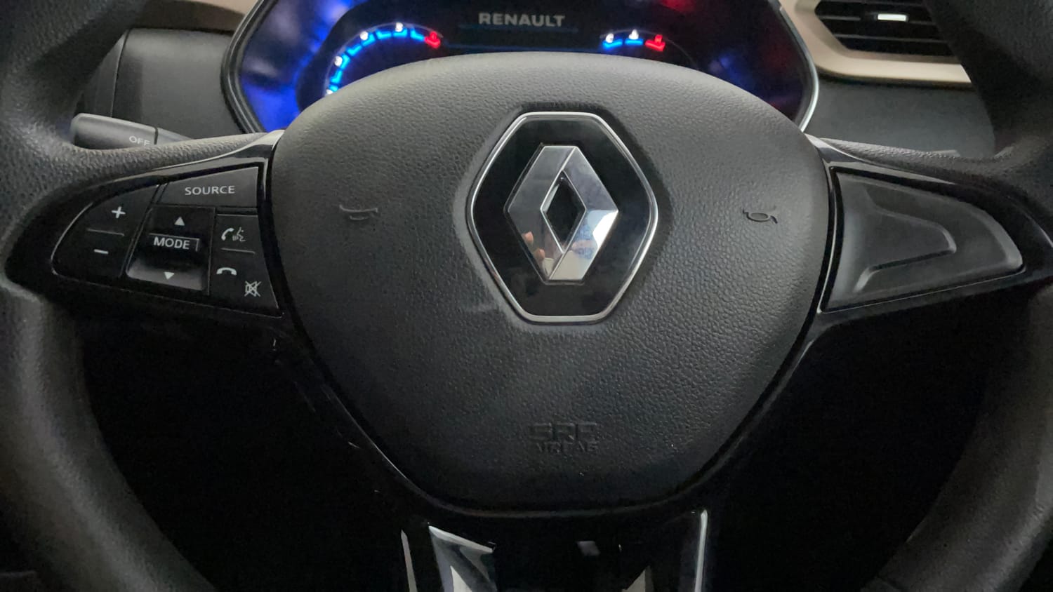 Used 2023 Renault Kiger RXT MT Petrol Manual top_features Airbags