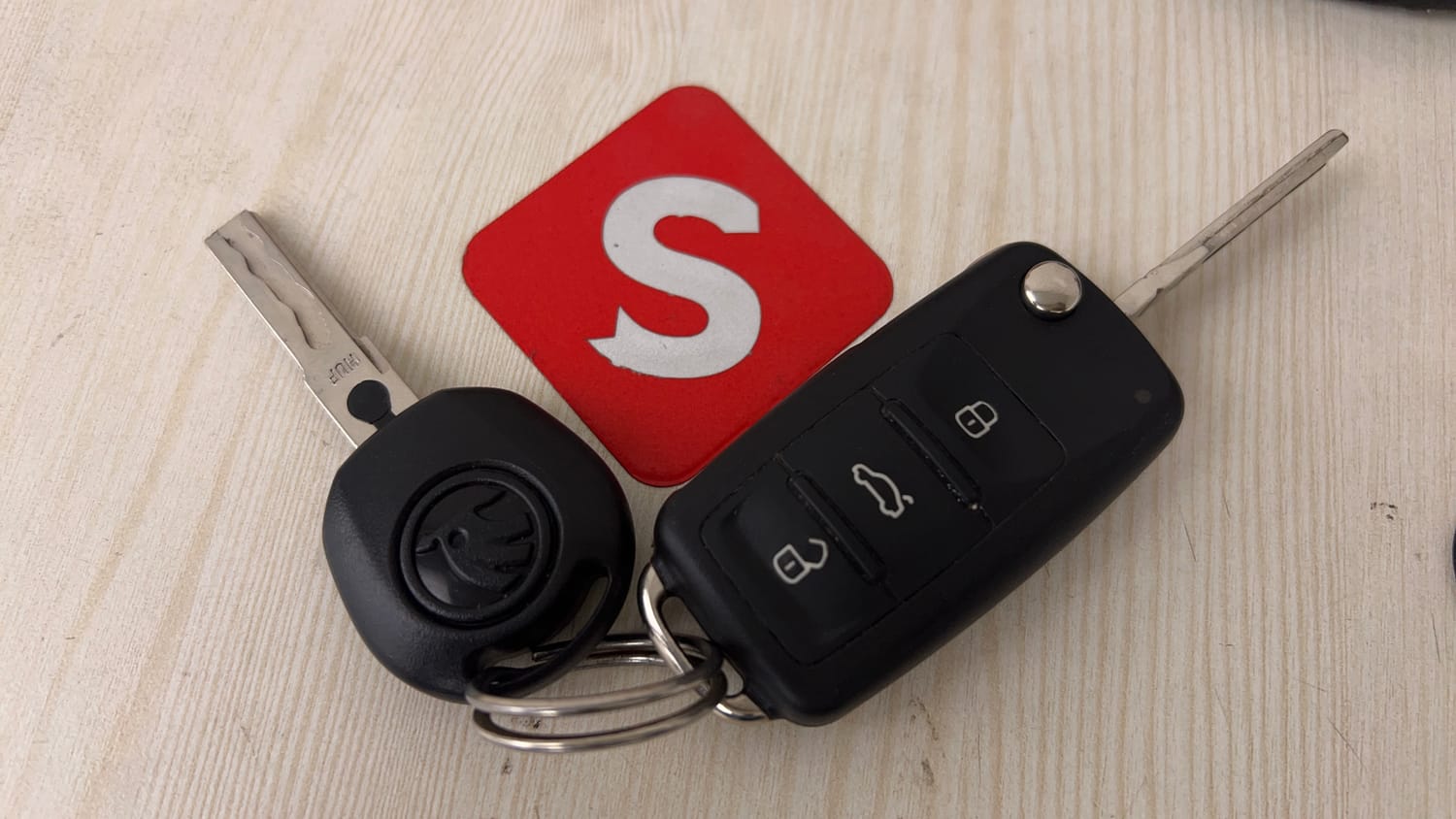 Used 2020 Skoda Rapid Style AT Petrol Automatic extra CAR KEY VIEW