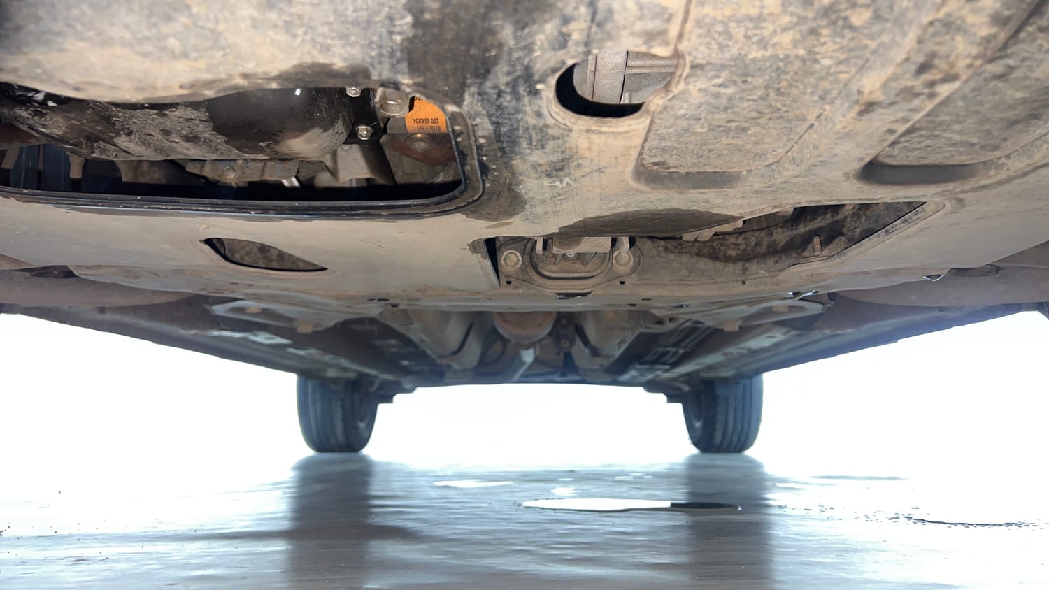 Used 2025 Hyundai Venue S (O) 1.2 Petrol Petrol Manual extra FRONT LEFT UNDERBODY VIEW