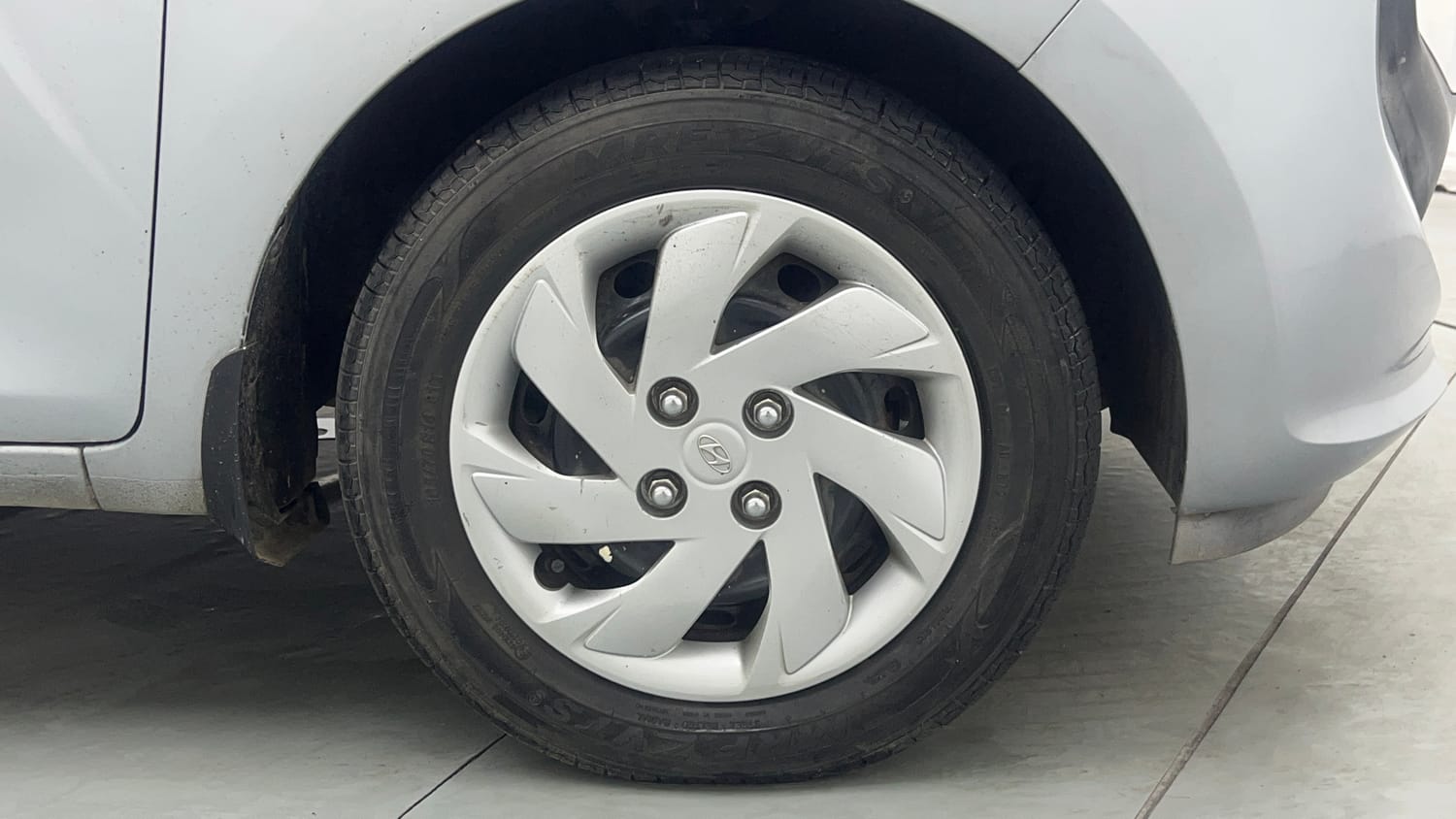 Used 2019 Hyundai Santro Asta Petrol Manual tyres RIGHT FRONT TYRE RIM VIEW