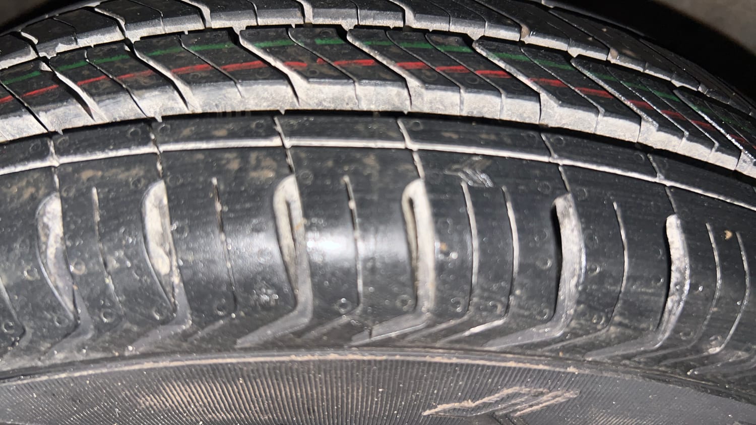 Used 2014 Maruti Suzuki Alto 800 Lxi Petrol Manual tyres RIGHT FRONT TYRE TREAD VIEW