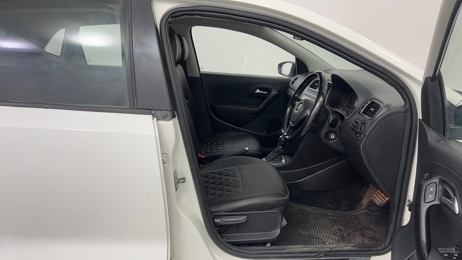 Used 2016 Volkswagen Polo GT TSI Petrol Automatic interior RIGHT SIDE FRONT DOOR CABIN VIEW