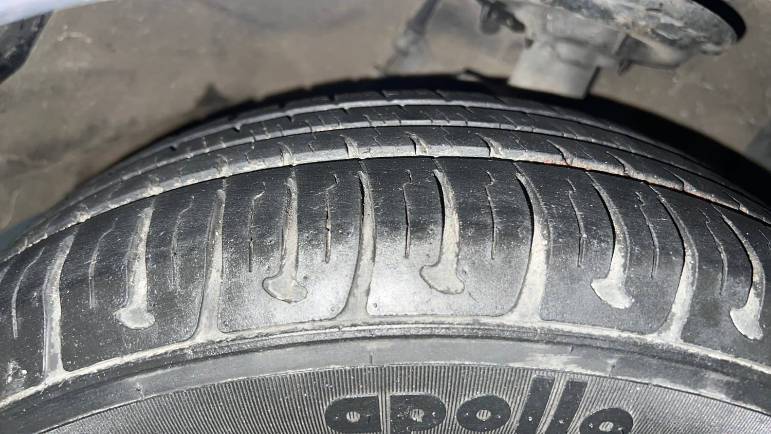 Used 2018 Hyundai Grand i10 Sportz 1.2 Kappa VTVT Petrol Manual tyres RIGHT FRONT TYRE TREAD VIEW