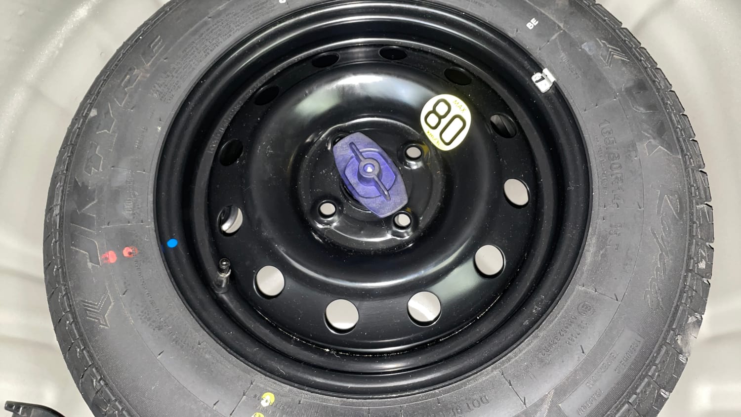 Used 2023 Maruti Suzuki Swift ZXi AMT Petrol Automatic tyres SPARE TYRE VIEW