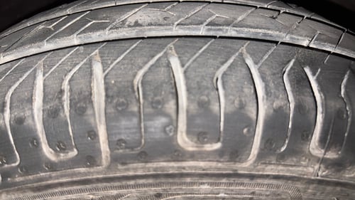 Used 2012 Hyundai i10 Sportz 1.2 AT Kappa2 Petrol Automatic tyres RIGHT FRONT TYRE TREAD VIEW