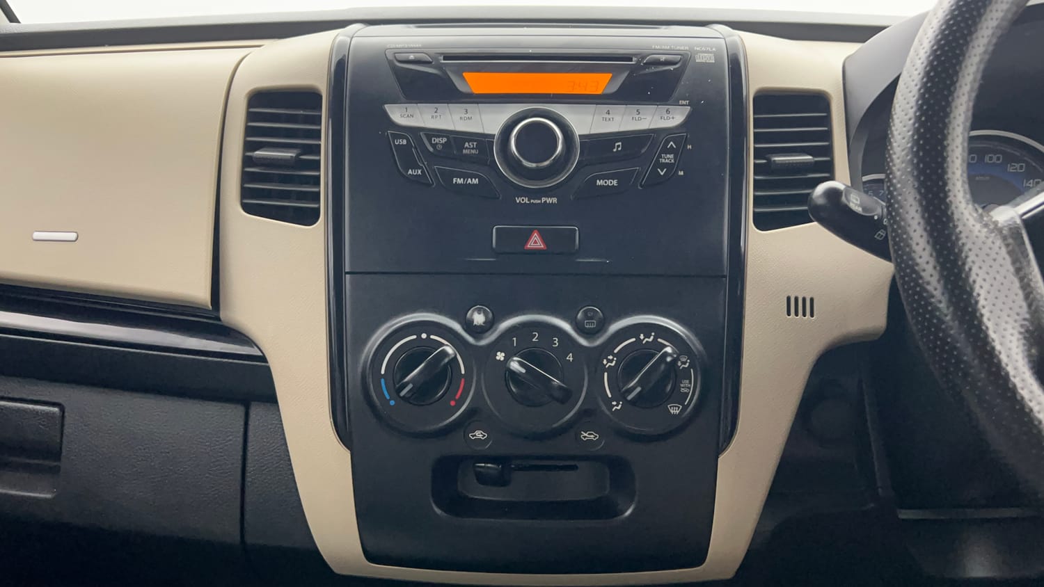 Used 2018 Maruti Suzuki Wagon R 1.0 VXI AMT (O) Petrol Automatic interior MUSIC SYSTEM & AC CONTROL VIEW