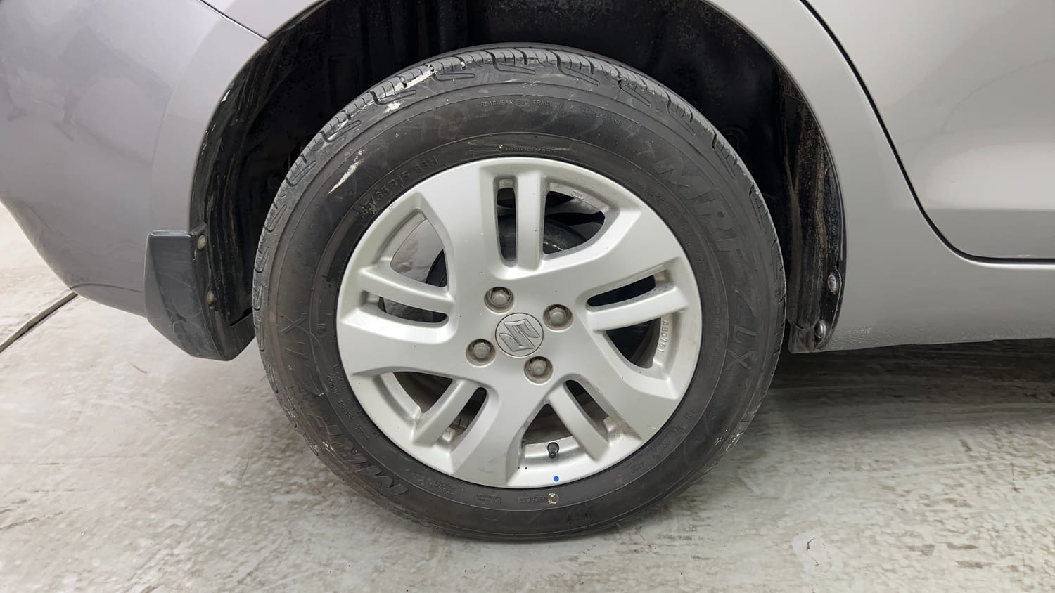 Used 2014 Maruti Suzuki Swift Dzire ZXI Petrol Manual tyres RIGHT REAR TYRE RIM VIEW