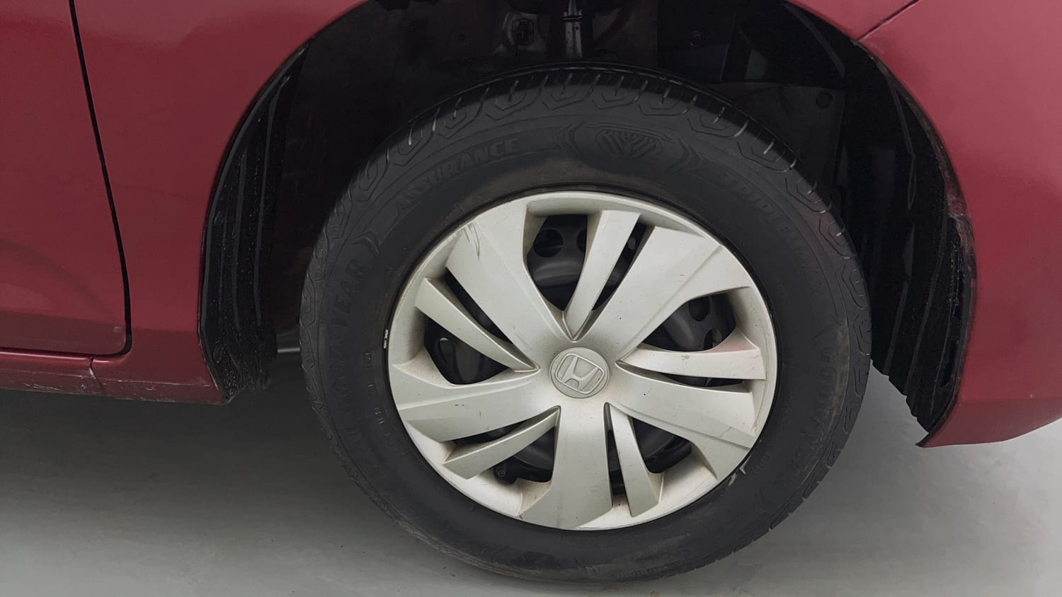 Used 2019 Honda Amaze 1.2 S MT Petrol Petrol Manual tyres RIGHT FRONT TYRE RIM VIEW