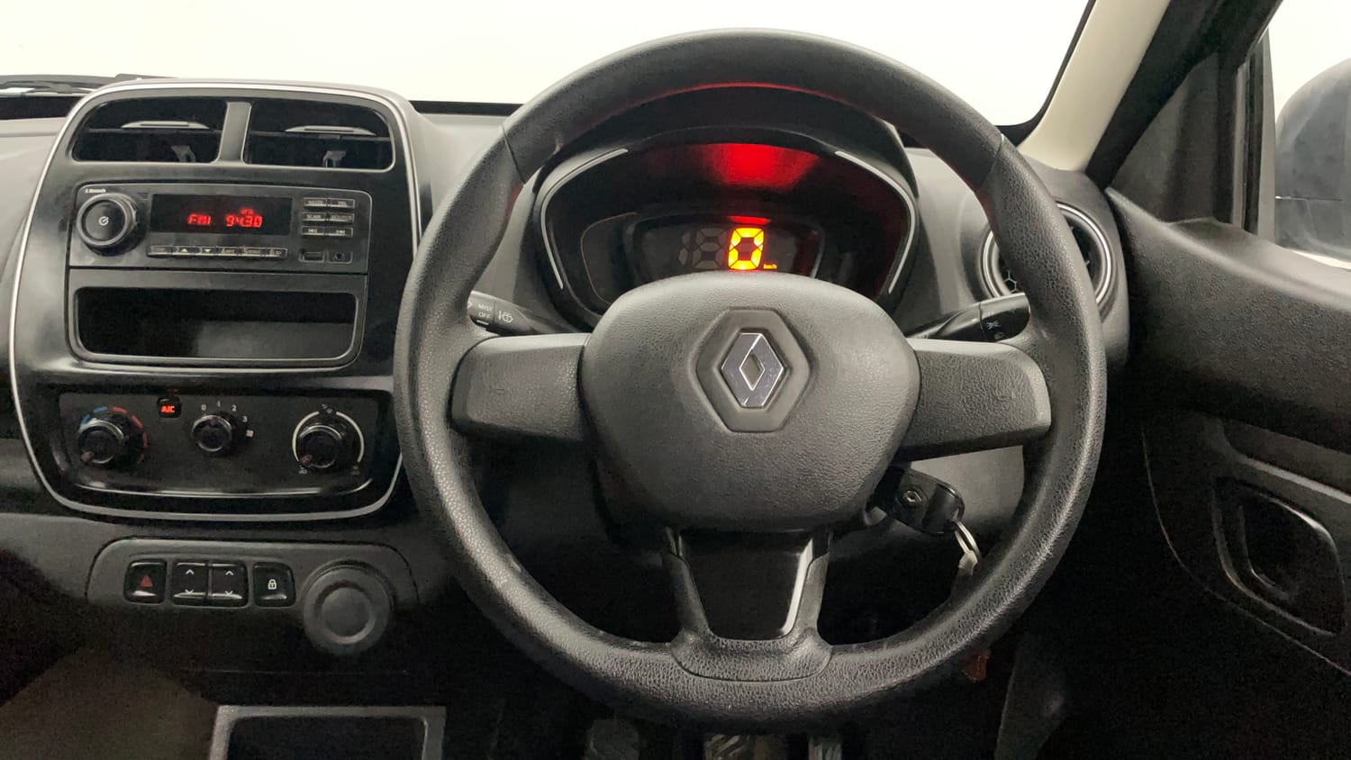 Used 2018 Renault Kwid RXL Petrol Manual interior STEERING VIEW