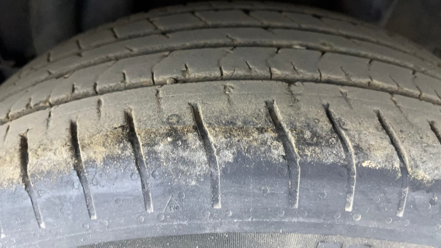 Used 2024 Hyundai Verna SX (O) 1.5 Turbo Petrol DCT Petrol Automatic tyres LEFT REAR TYRE TREAD VIEW