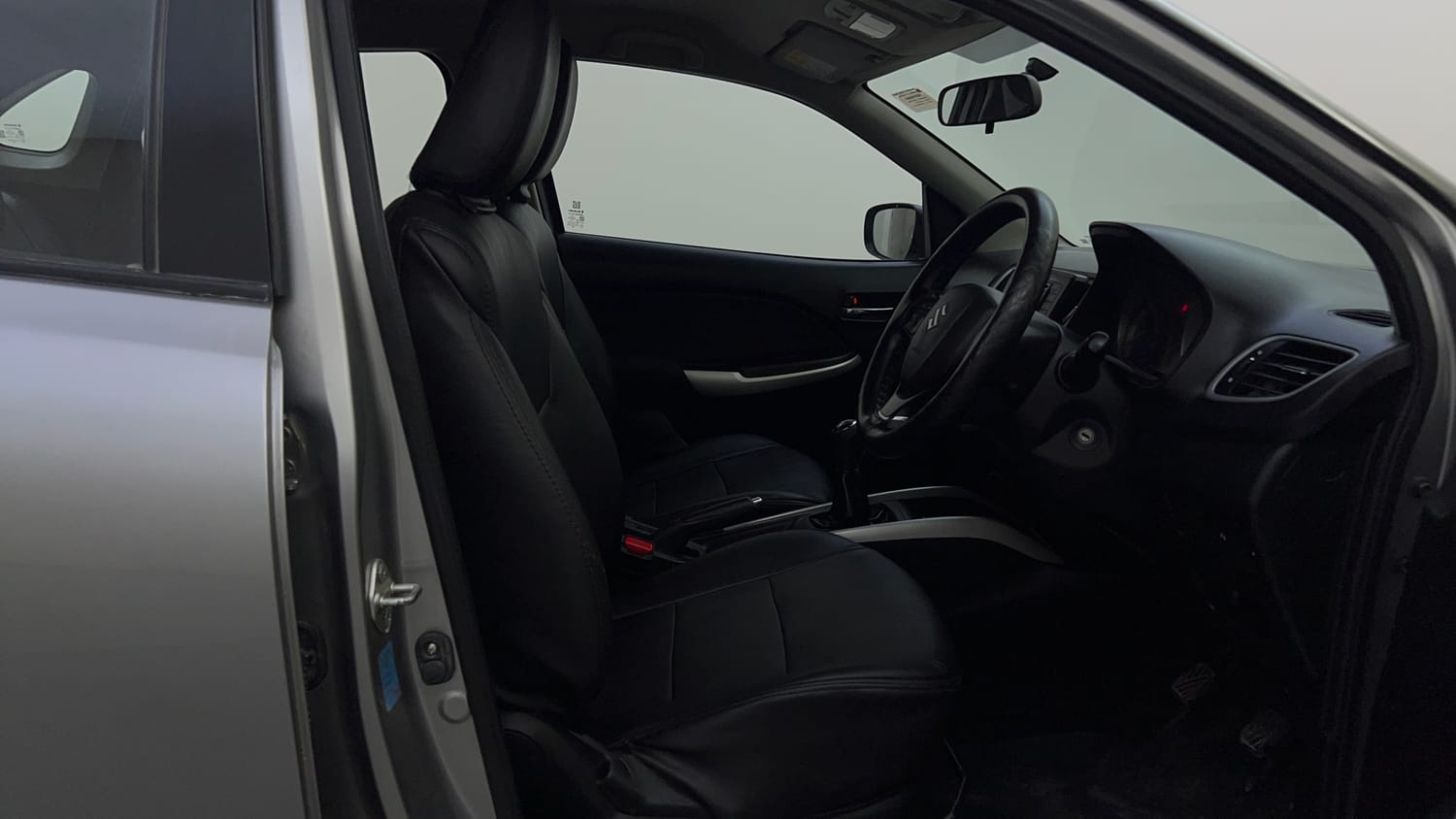 Used 2019 Maruti Suzuki Baleno Delta 1.2 Petrol Manual interior RIGHT SIDE FRONT DOOR CABIN VIEW