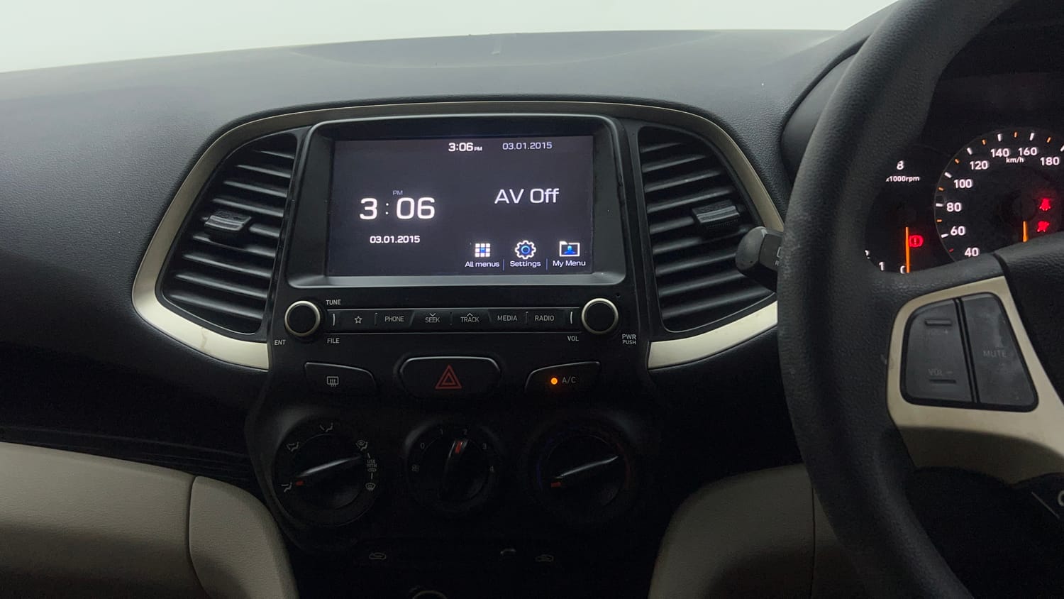 Used 2019 Hyundai Santro Asta Petrol Manual top_features Integrated (in-dash) music system