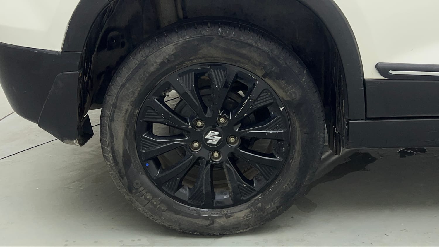 Used 2021 maruti-suzuki Vitara Brezza ZXi Petrol Manual tyres RIGHT REAR TYRE RIM VIEW