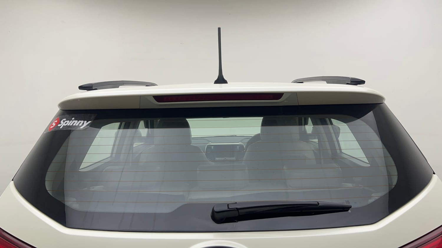 Used 2022 Mahindra XUV 300 W8 (O) 1.2 Petrol AMT Petrol Automatic exterior BACK WINDSHIELD VIEW