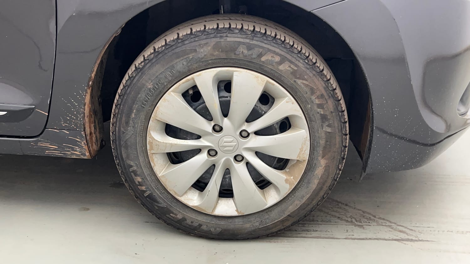 Used 2018 Maruti Suzuki Baleno Delta 1.2 Petrol Manual tyres RIGHT FRONT TYRE RIM VIEW
