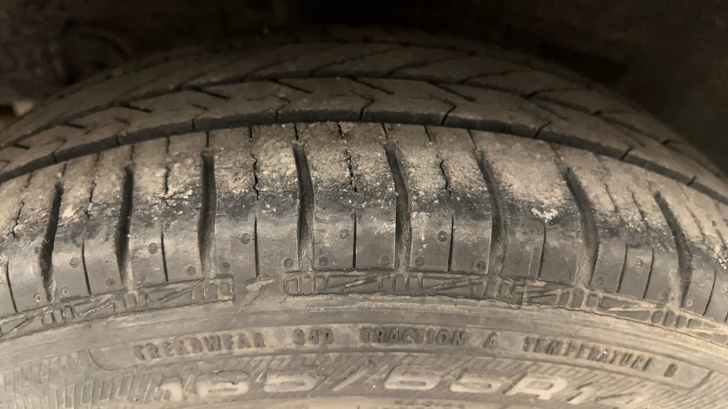 Used 2017 Hyundai Grand i10 Sportz (O) 1.2 Kappa VTVT Petrol Manual tyres RIGHT REAR TYRE TREAD VIEW