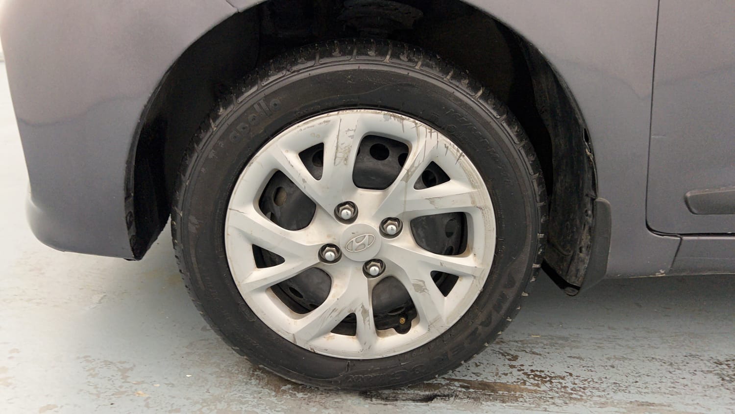 Used 2018 Hyundai Grand i10 Sportz 1.2 Kappa VTVT Petrol Manual tyres LEFT FRONT TYRE RIM VIEW
