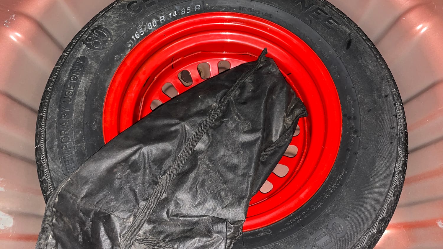 Used 2023 Renault Kiger RXT MT Petrol Manual tyres SPARE TYRE VIEW