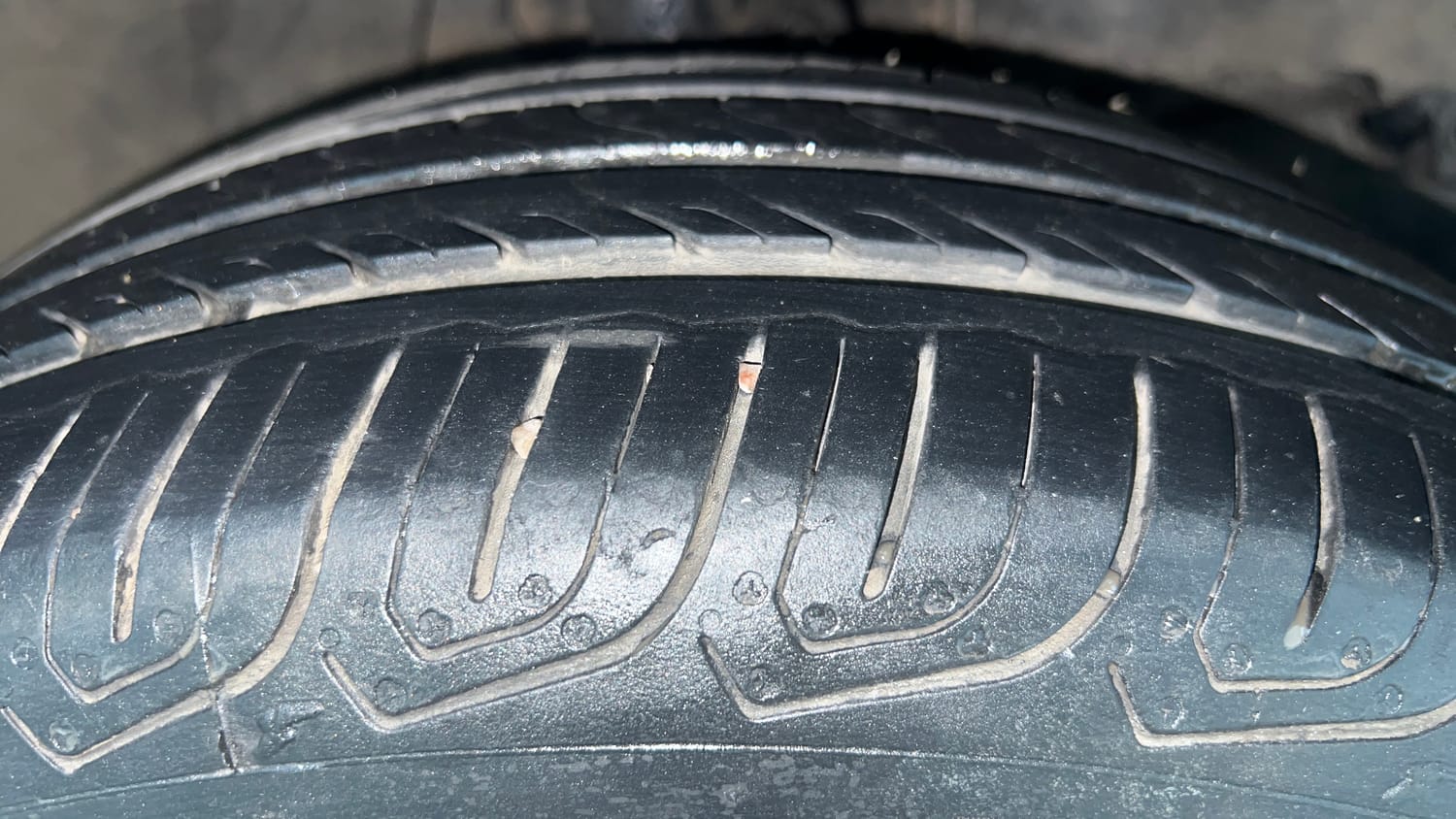 Used 2016 Honda City VX Petrol Manual tyres RIGHT FRONT TYRE TREAD VIEW