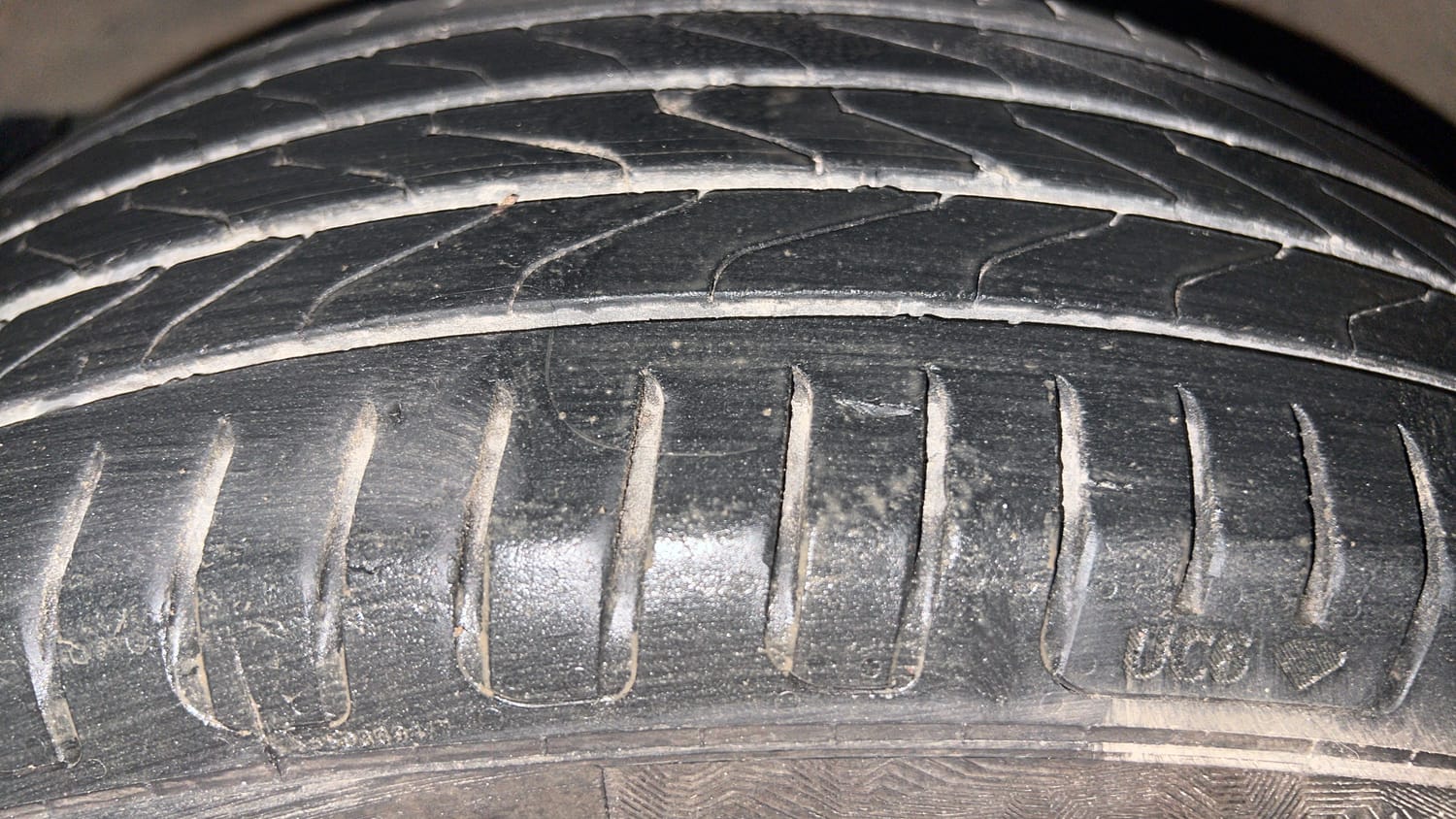 Used 2019 Maruti Suzuki Baleno Delta 1.2 Petrol Manual tyres LEFT FRONT TYRE TREAD VIEW