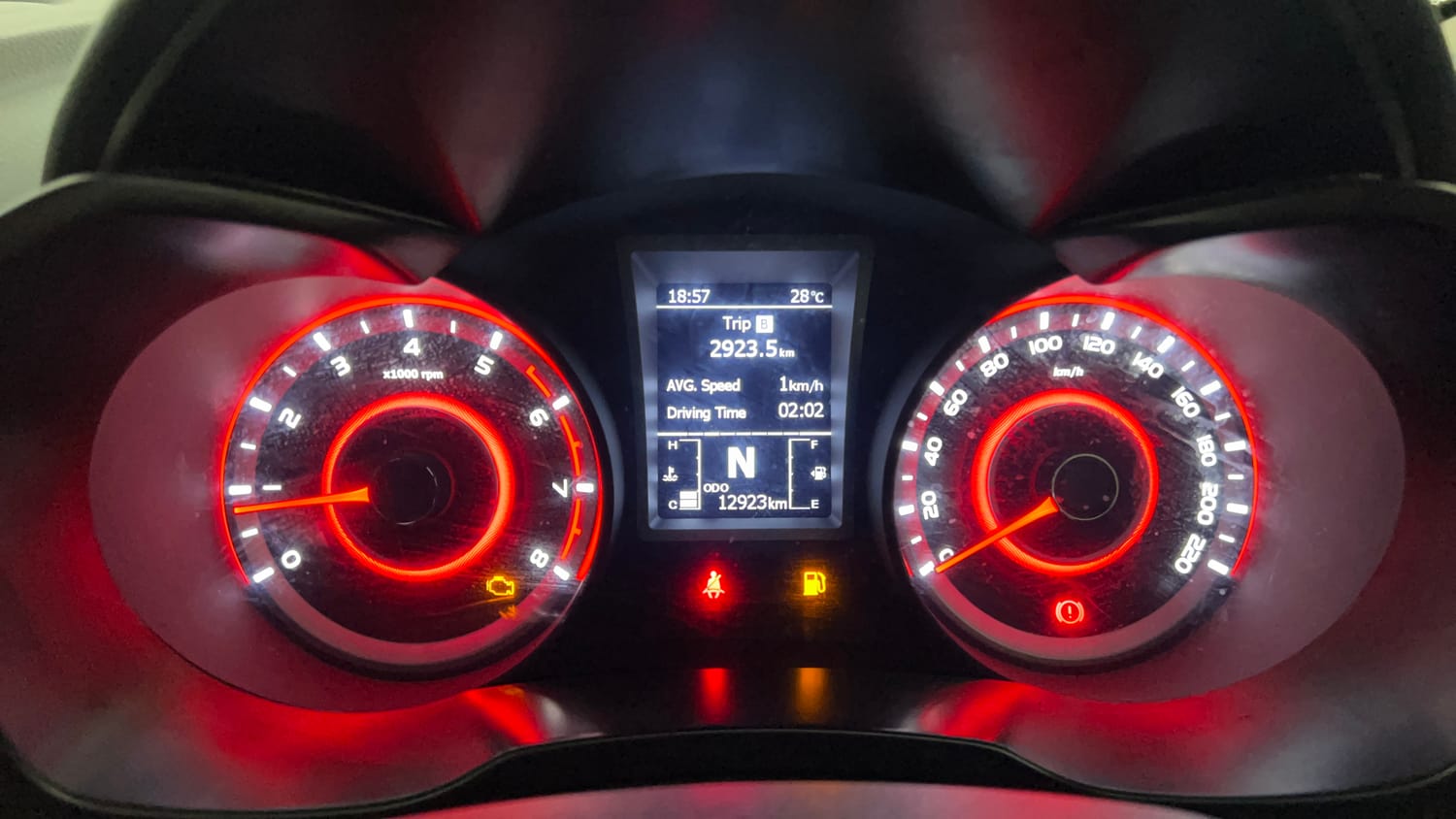 Used 2023 Mahindra XUV 300 W8 1.2 Petrol Petrol Manual interior CLUSTERMETER VIEW