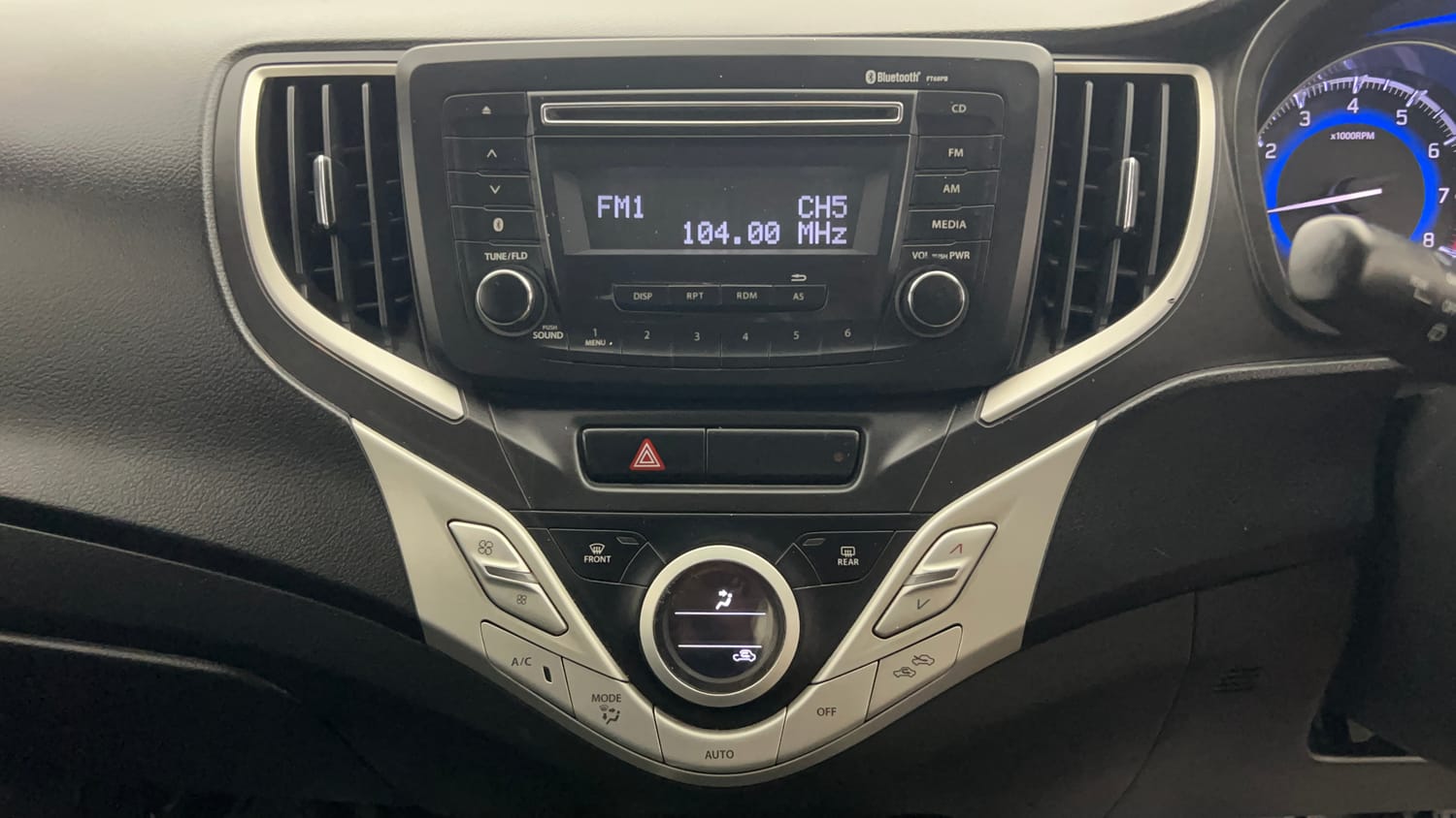 Used 2018 Maruti Suzuki Baleno Delta 1.2 Petrol Manual top_features Integrated (in-dash) music system