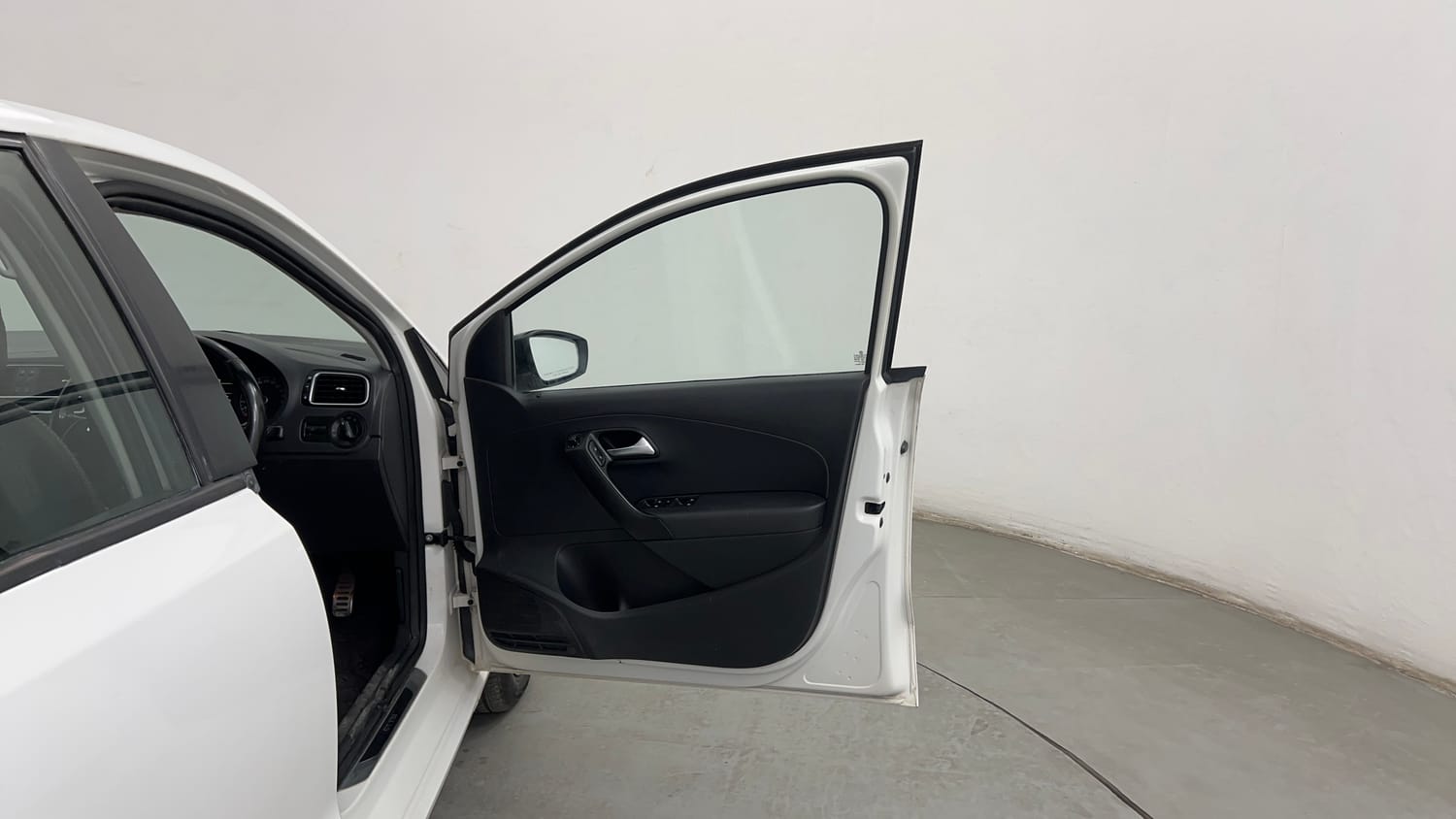 Used 2016 Volkswagen Polo GT TSI Petrol Automatic interior RIGHT FRONT DOOR OPEN VIEW