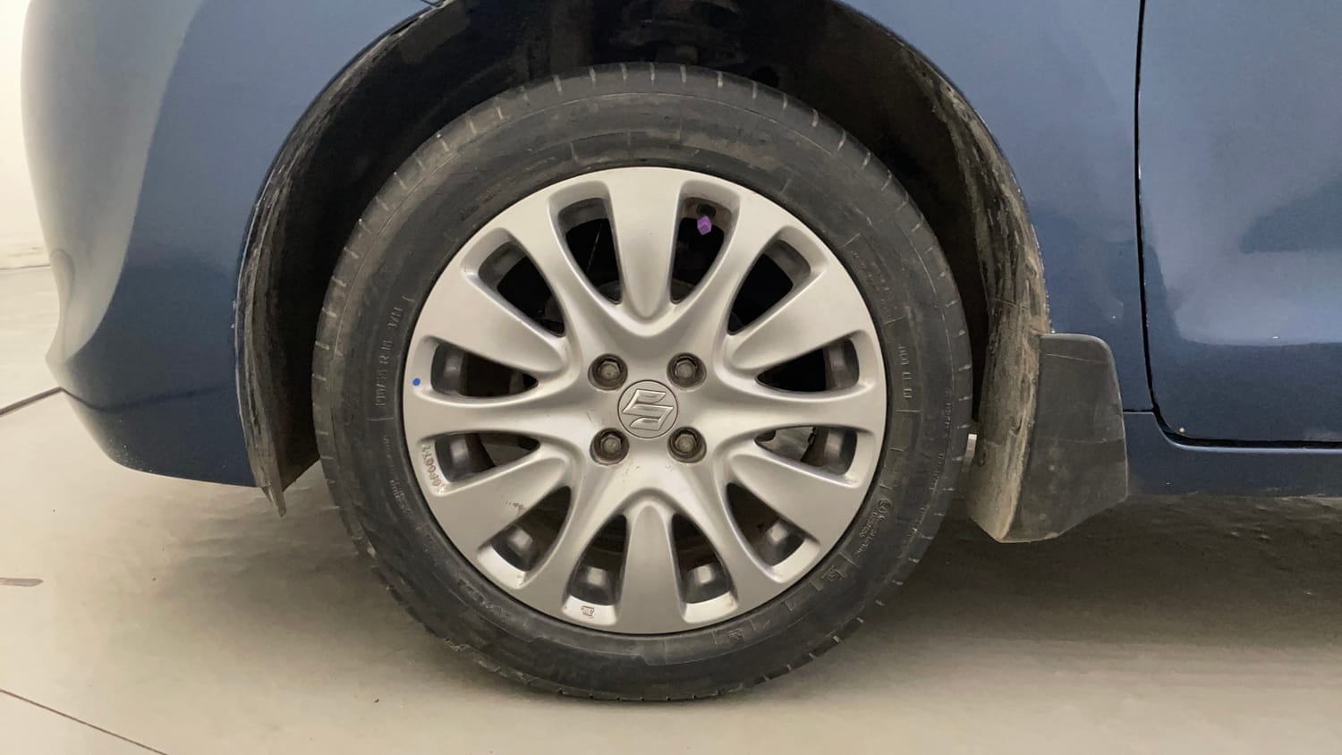 Used 2018 Maruti Suzuki Baleno Zeta 1.2 AT Petrol Automatic tyres LEFT FRONT TYRE RIM VIEW
