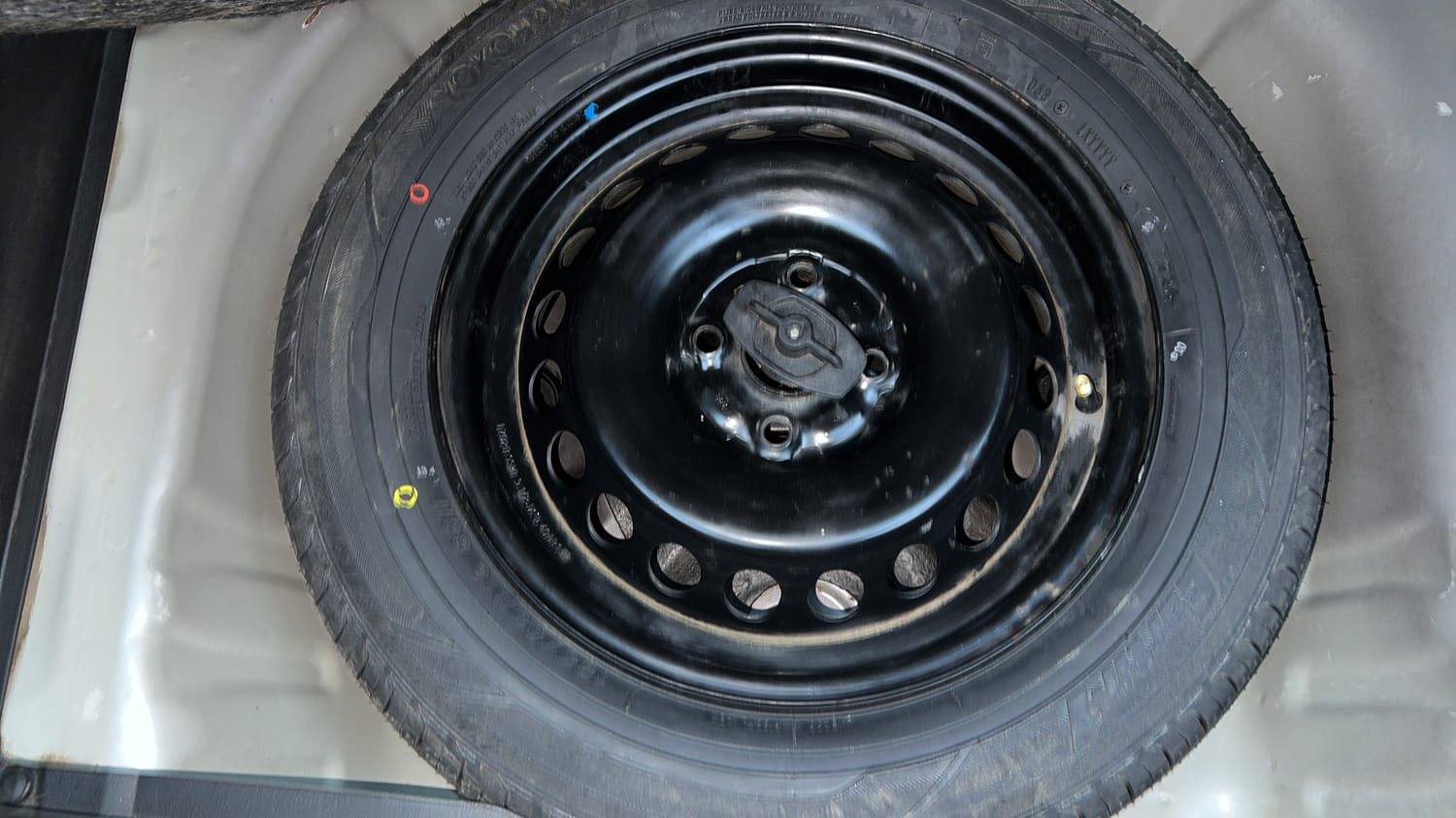 Used 2017 Maruti Suzuki Baleno Delta 1.2 Petrol Manual tyres SPARE TYRE VIEW