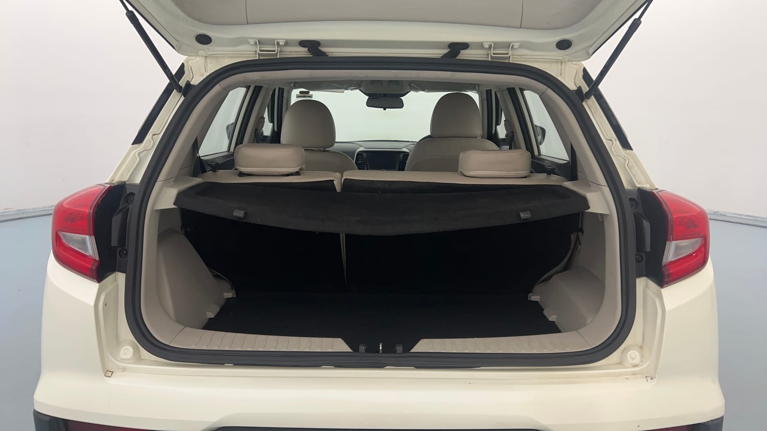 Used 2023 Mahindra XUV 300 W8 1.2 Petrol Petrol Manual interior DICKY INSIDE VIEW