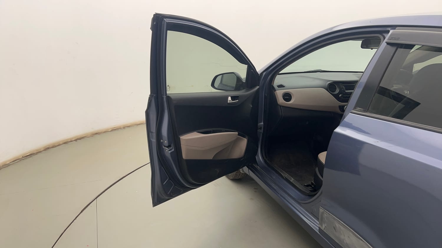 Used 2015 Hyundai Xcent S 1.2 Petrol Manual interior LEFT FRONT DOOR OPEN VIEW