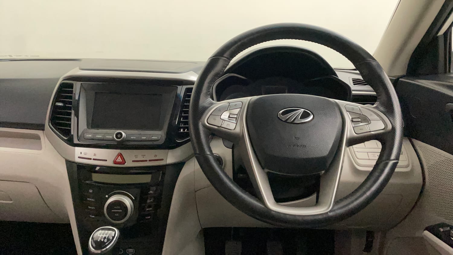 Used 2021 Mahindra XUV 300 W8 1.2 Petrol Petrol Manual interior STEERING VIEW
