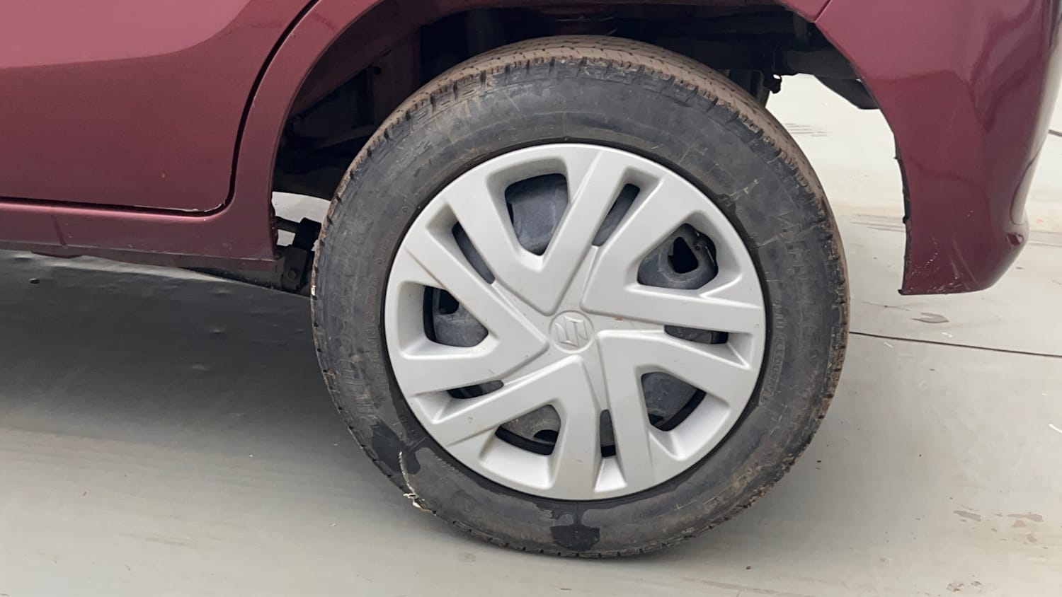Used 2017 Maruti Suzuki Alto K10 VXi Petrol Manual tyres LEFT REAR TYRE RIM VIEW
