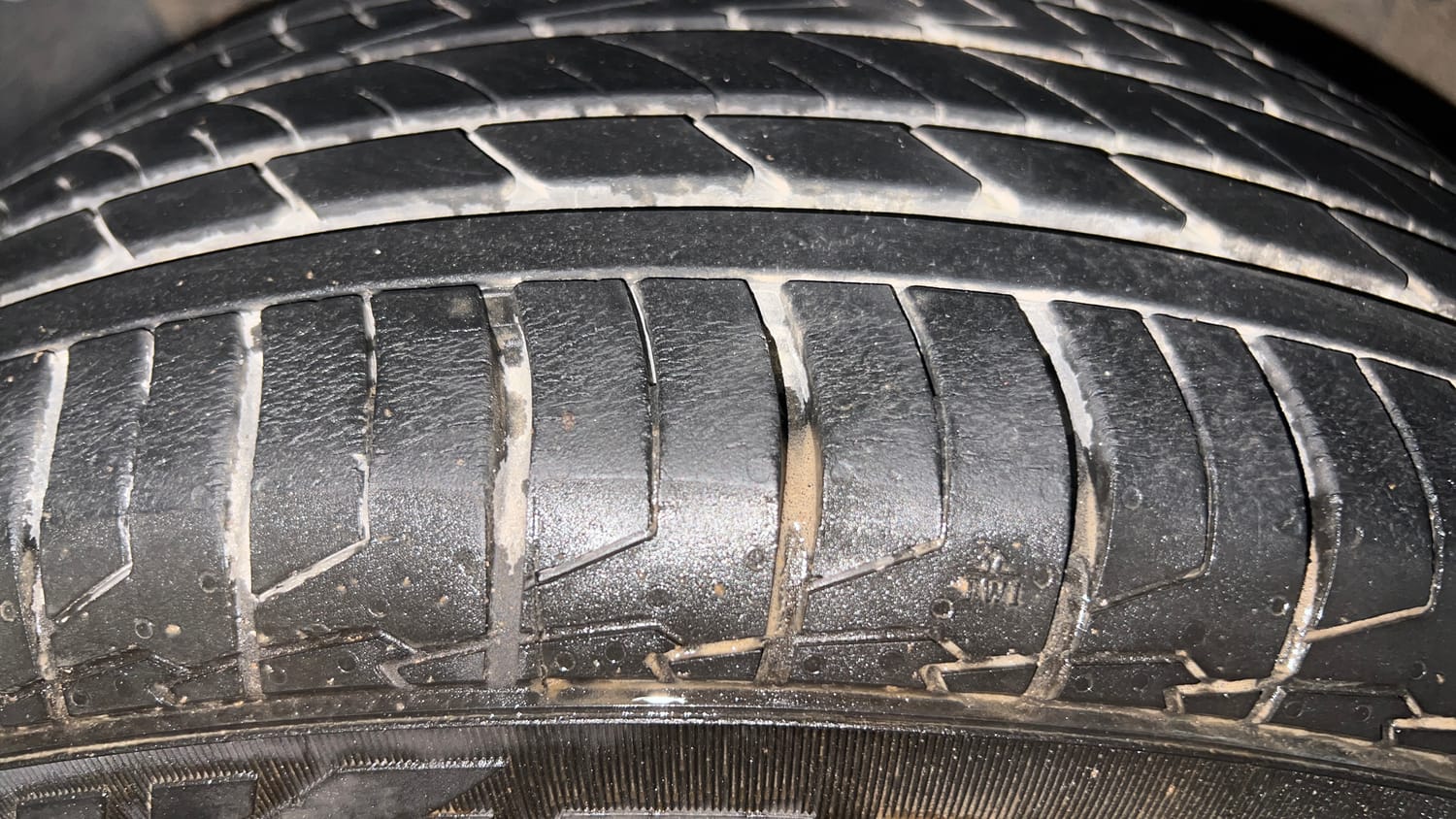 Used 2023 Hyundai Creta SX (O) 1.5 Petrol IVT Petrol Automatic tyres LEFT FRONT TYRE TREAD VIEW