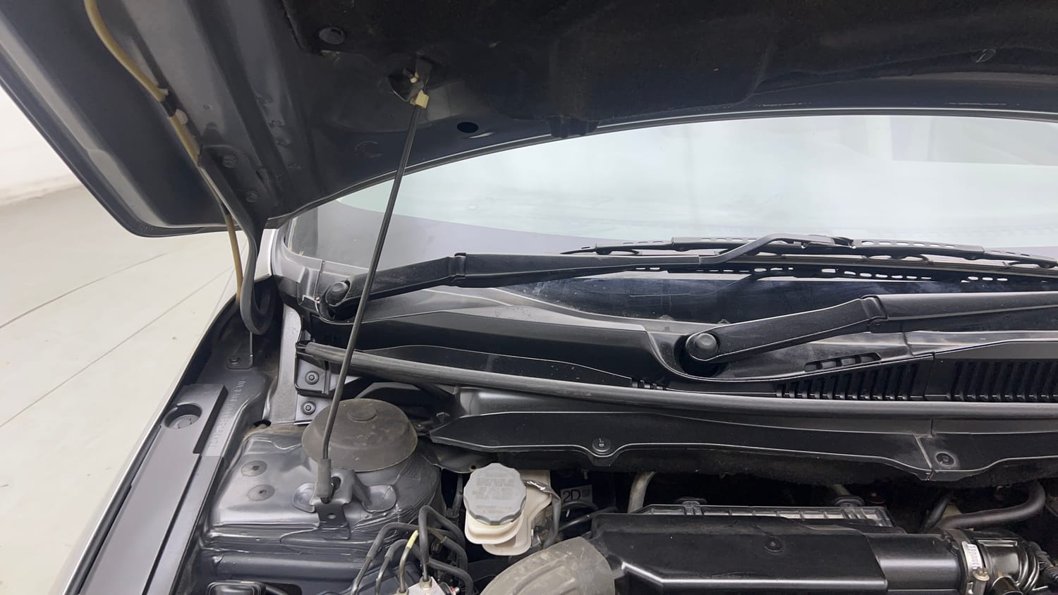 Used 2018 Maruti Suzuki Ciaz Alpha Hybrid 1.5 AT Petrol Automatic engine ENGINE RIGHT SIDE HINGE & APRON VIEW