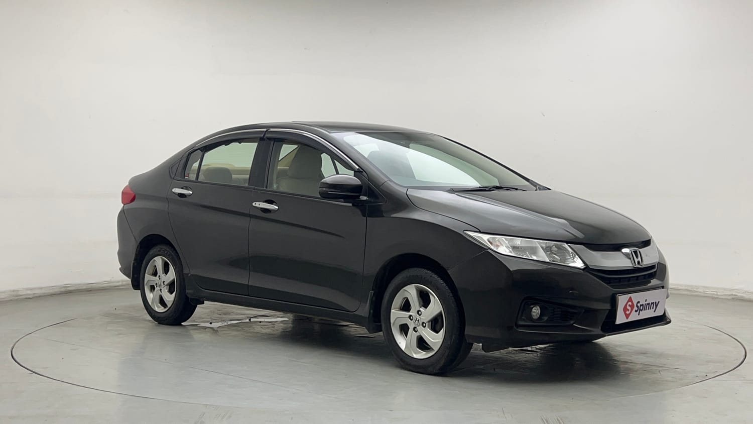 Used 2016 Honda City VX Petrol Manual exterior RIGHT FRONT CORNER VIEW