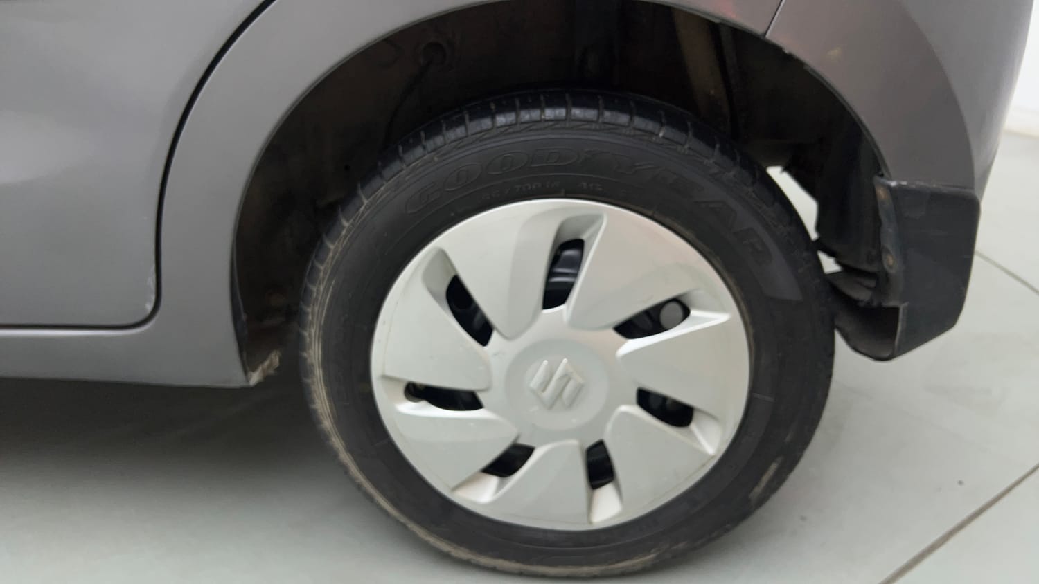 Used 2016 Maruti Suzuki Celerio VXi Petrol Manual tyres LEFT REAR TYRE RIM VIEW