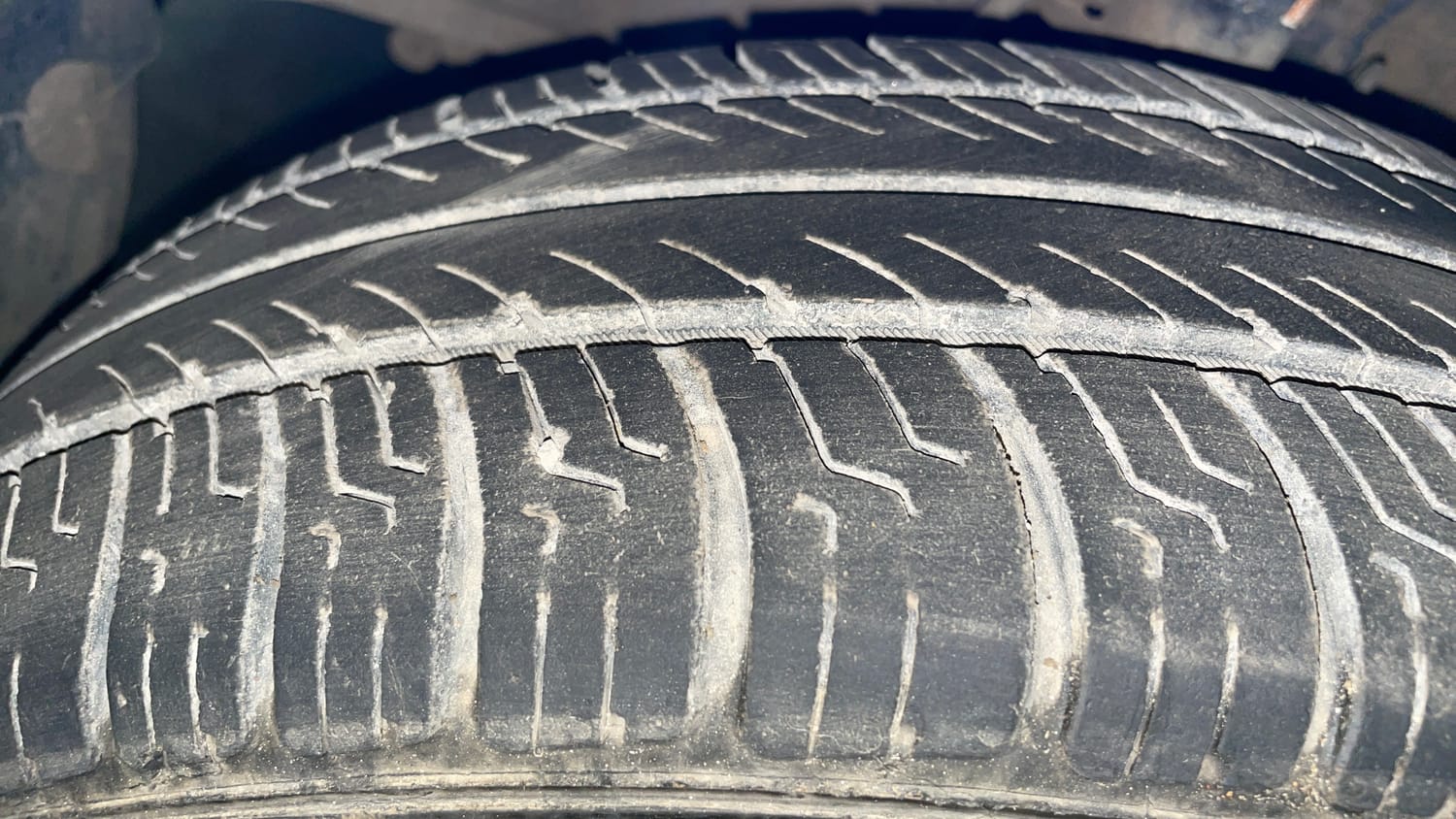 Used 2013 Honda Brio VX MT Petrol Manual tyres LEFT FRONT TYRE TREAD VIEW