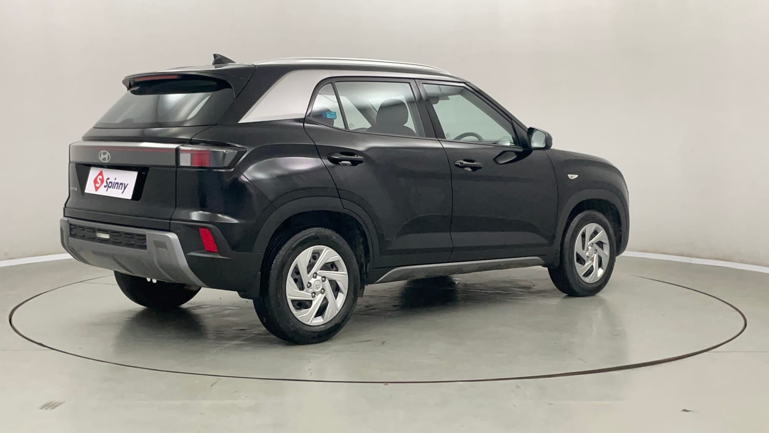 Used 2024 Hyundai Creta 1.5 MPi Petrol MT EX Petrol Manual exterior RIGHT REAR CORNER VIEW