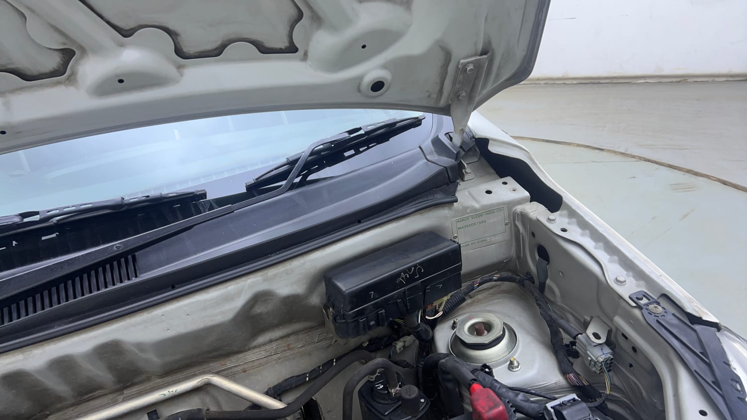 Used 2018 Maruti Suzuki Alto K10 VXi Petrol Manual engine ENGINE LEFT SIDE HINGE & APRON VIEW