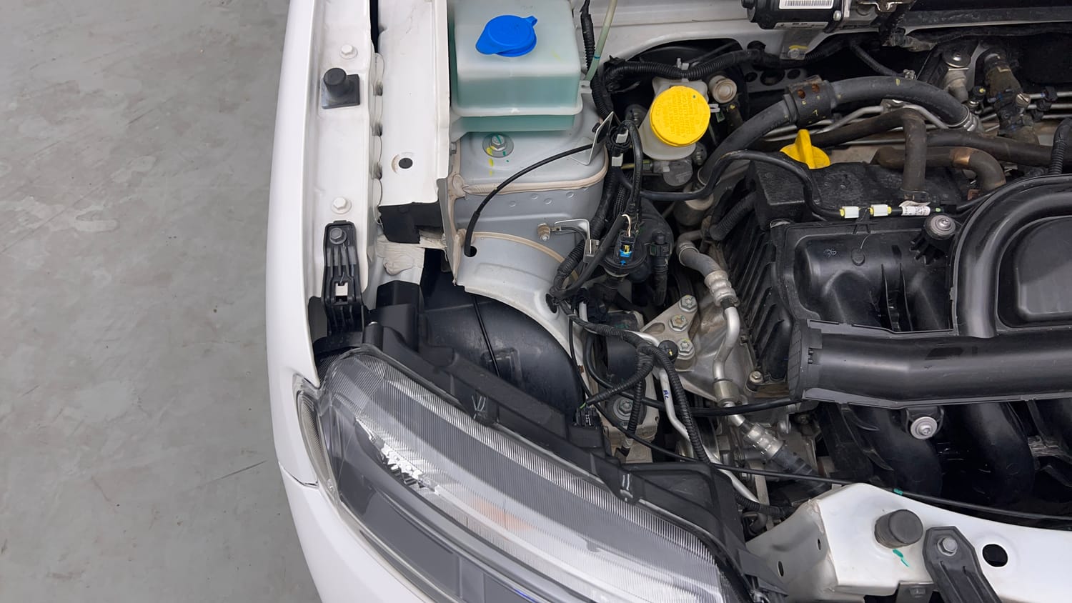 Used 2024 Renault Kwid RXT 1.0 AMT Petrol Automatic engine ENGINE RIGHT SIDE VIEW